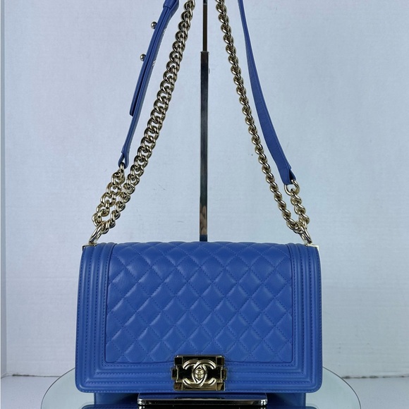 CHANEL BOY Chain Quilted Shoulder Bag Medium - Picture 10 of 10